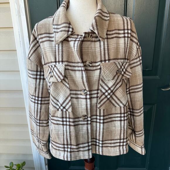 Altar’d State Plaid Flannel Shirt Jacket Shacket M Tan Cream Fall Workwear Cozy - Picture 6 of 9